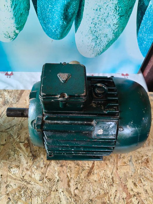 Vând două motoare electrice
