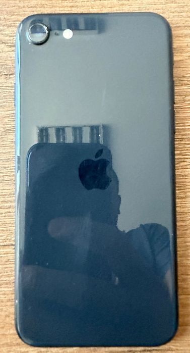 IPhone SE 2022г 64GB black