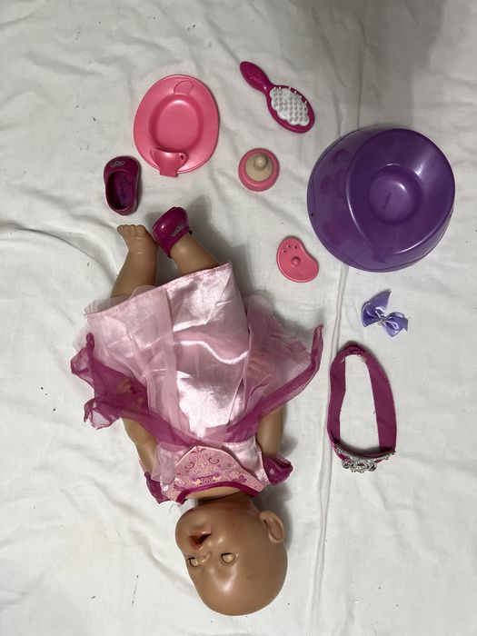 Кукла Реборн делает -кушает, какет, писает