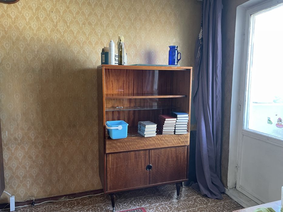 Совесткая мебель (трюмо, шкафы с баром)