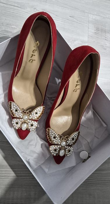 Ботикови обувки от естествени материали