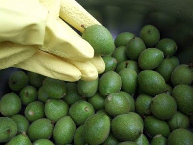 Nuci verzi pentru dulceata