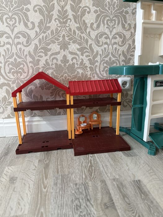 Детский домик и кухня игрушки