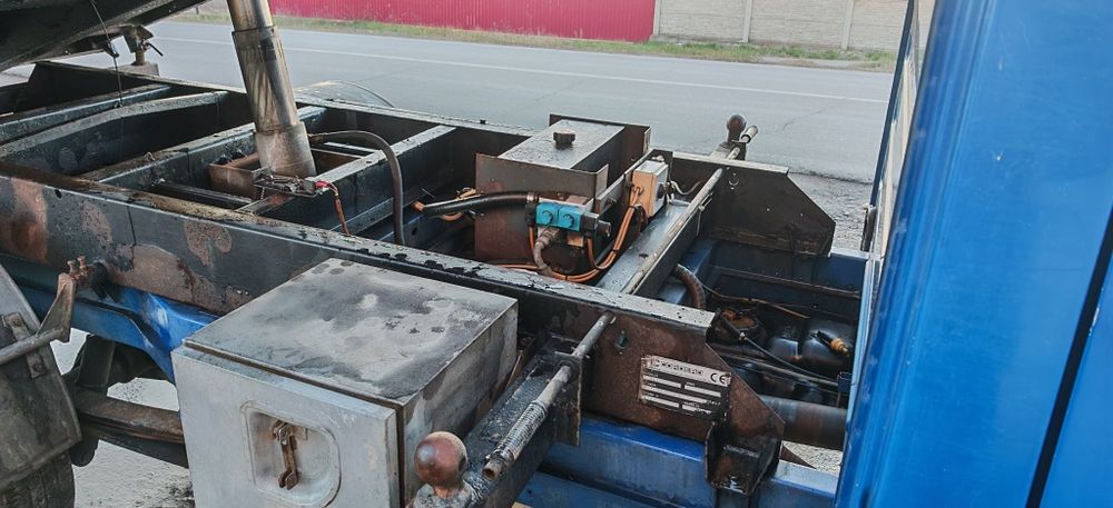 Mercedes-Benz / basculantă pe cutie / trilaterala / 411CDI /