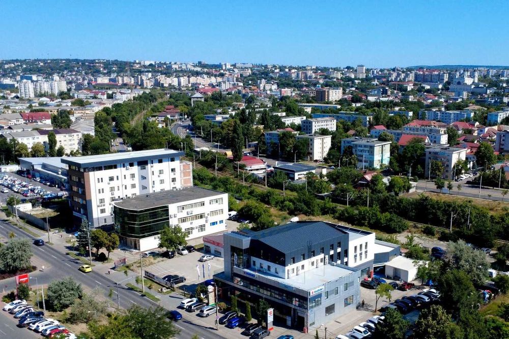 Spații office / birouri de închiriat de la 30 mp - la 5 minute de Palas