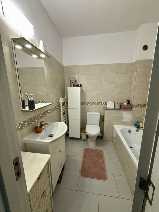 Vand apartament 3 camere, 61 MP, zona Han/OMW.