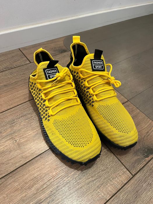 Adidasi sport noi 47