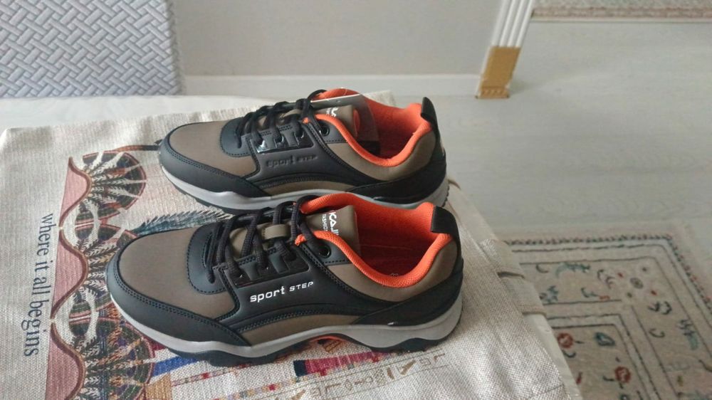 Новый кроссовки обмен