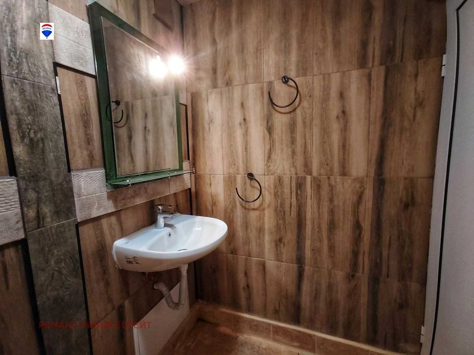 Дава се под наем Тристаен апартамент в Русе, Център - 98 кв.м за 499.8 € - Снимка #13