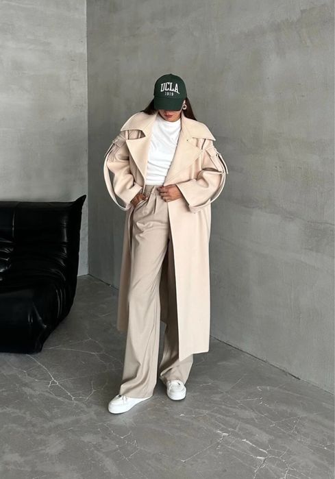 Палто чисто ново- бяло/ бежово