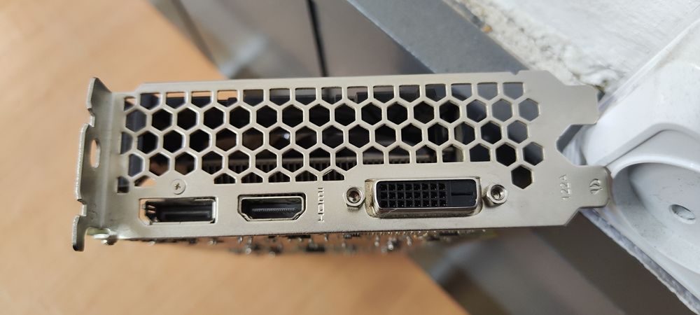 Продам видеокарту RTX 2060
