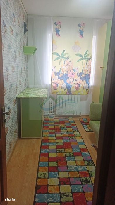 Apartament 3 camere de vânzare .