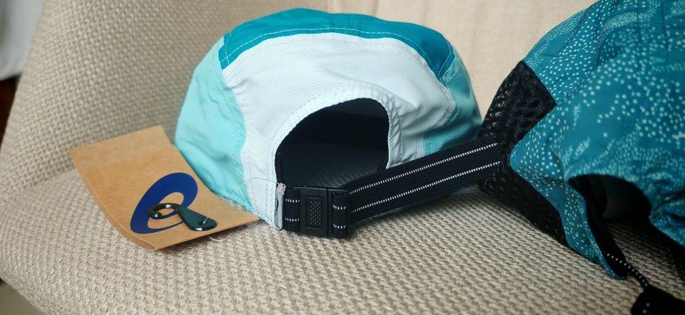 Нови ASICS шапки