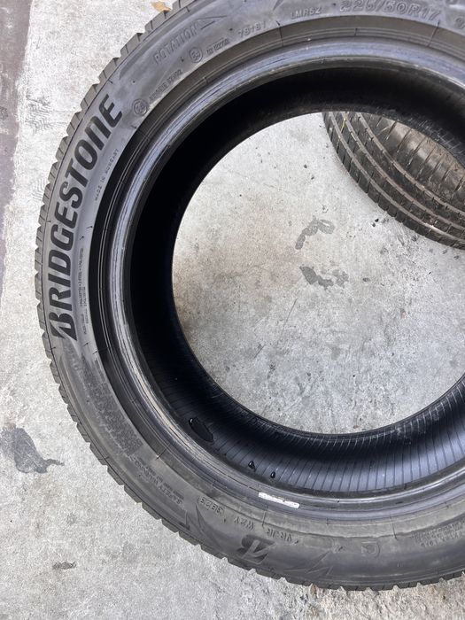 2 anvelope iarna 225/50/17 , Bridgestone , DOT 2023 !