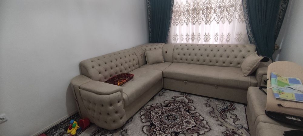 Ugalok dlya zala, so sundukom