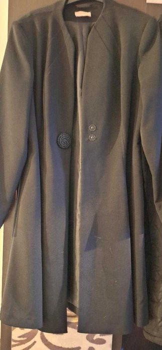 pardesiu negru nou stofa croit impecabil marime 46-48( L-XL )  160 lei