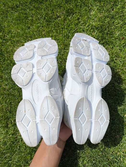 New Balance 9060 Full White - mărimea 38

EU / 7 US