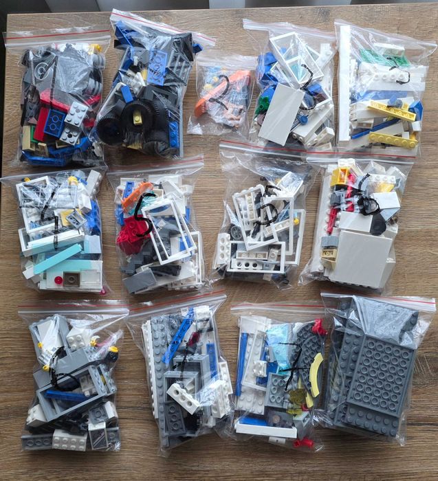 Lego City 60203 - Statiunea de schi / Lego City 60200 - Capitala / Lego City 60246 - Sectie de poliție