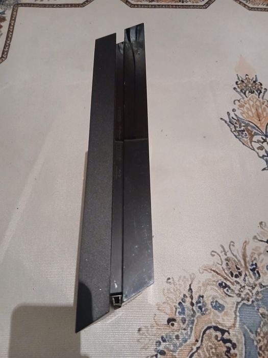 Продаётся ps 4 в хорошем состоянии