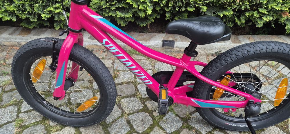 Алуминиеви детски колела Cross Speedster 20 " и Specialized 16 " като нови