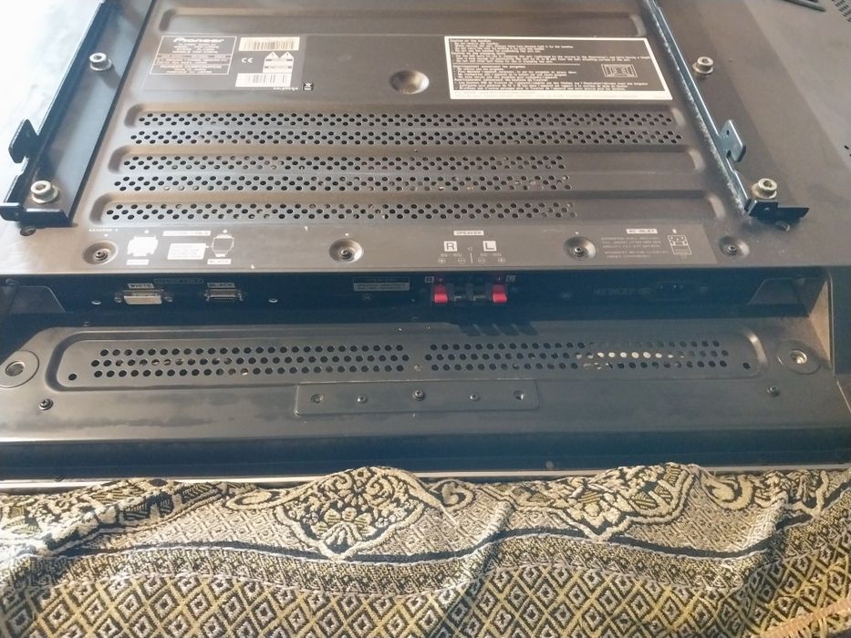 Продам телевизор Пионер оригинал.