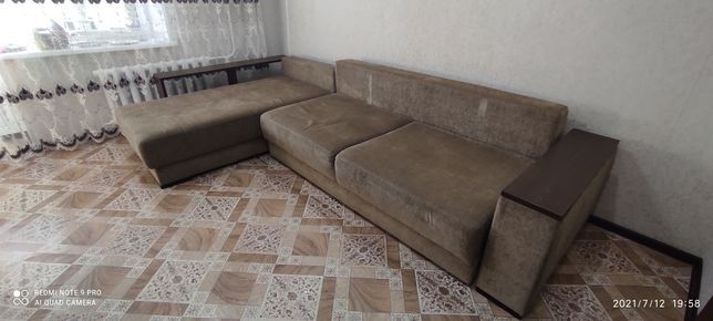 Диван угловой б/у