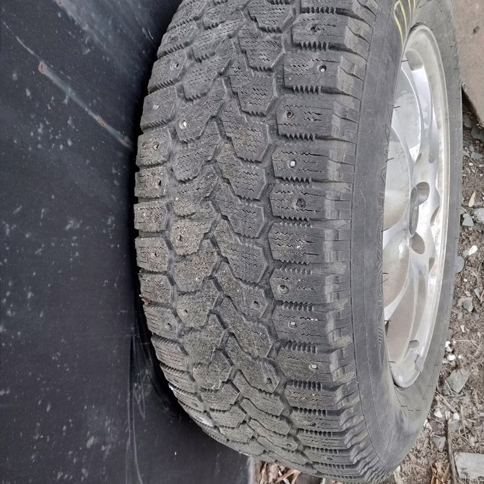 Продам авто шины  зимние