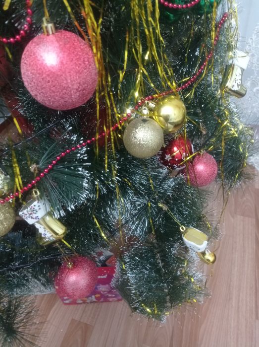 Ёлка с игрушками, 1,8 метра