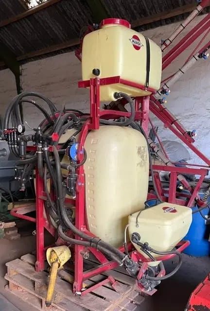 Aparat erbicidat Hardi 850 litri