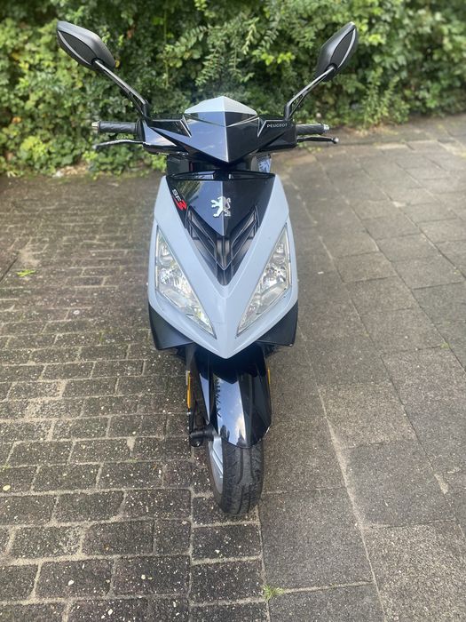 Scuter Peugeot Speedfight 3 – 2018 – 75cc – 4.000 lei