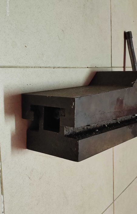 Тиски производственные