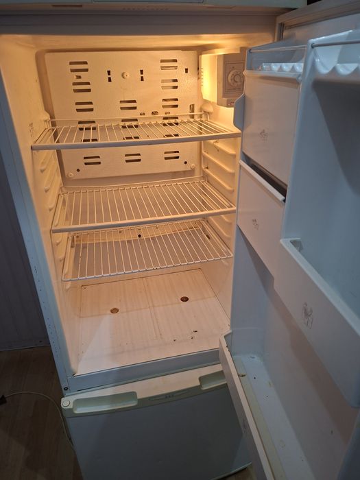 Холодильник сатылады