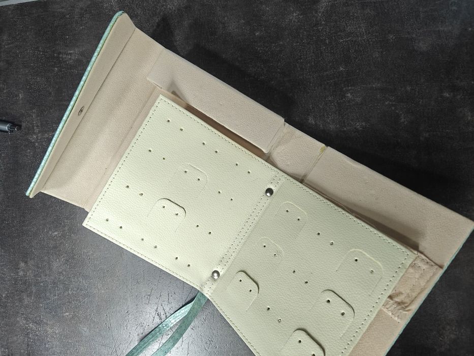 Кутия за бижута и пръстени