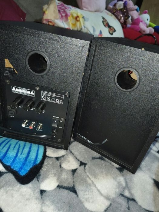 Monitoare audio  boxe