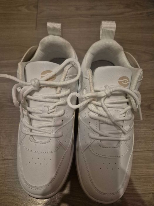 Adidasi cu role marimea 37