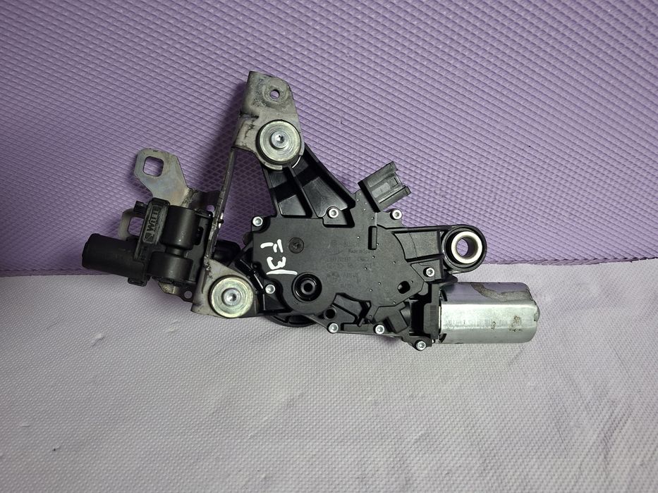 Motoras stergător luneta BMW F11 F31 Cod 7311415