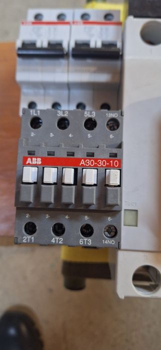 Продаются автоматические выключатели