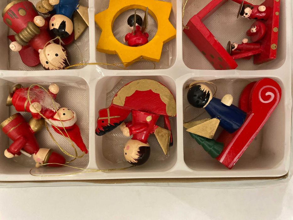 Figurina la BUCATA decor brad craciun camera copilului unicat vechi