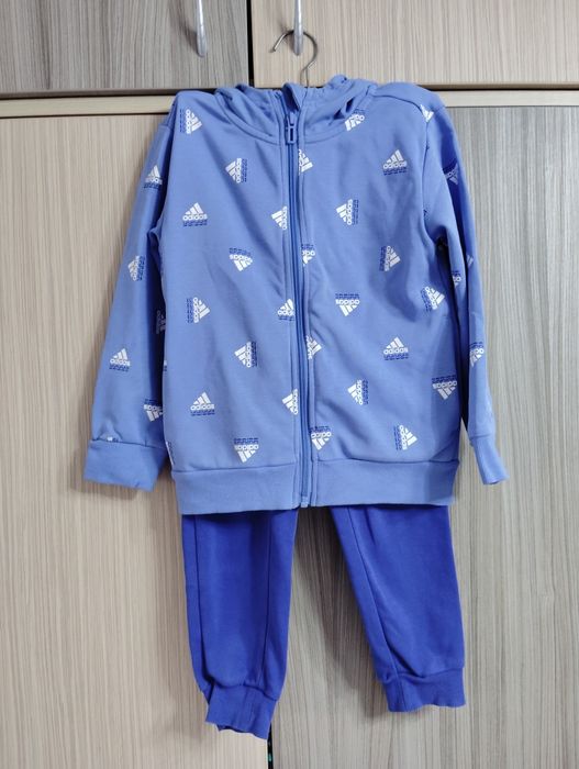 Vând trening 5/6 anisori