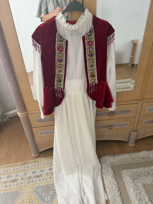 Продам кажекей с платье