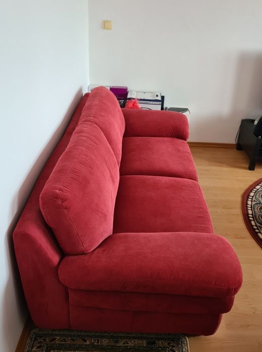 Vand 2 canapele la pachet sau separat in stare excelenta