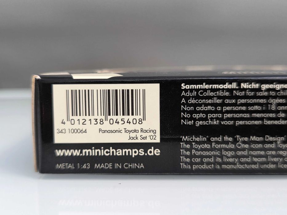 1/43 Minichamps Pit Stop Panasonic Toyota Racing Jack Set Formula 1 Figurine