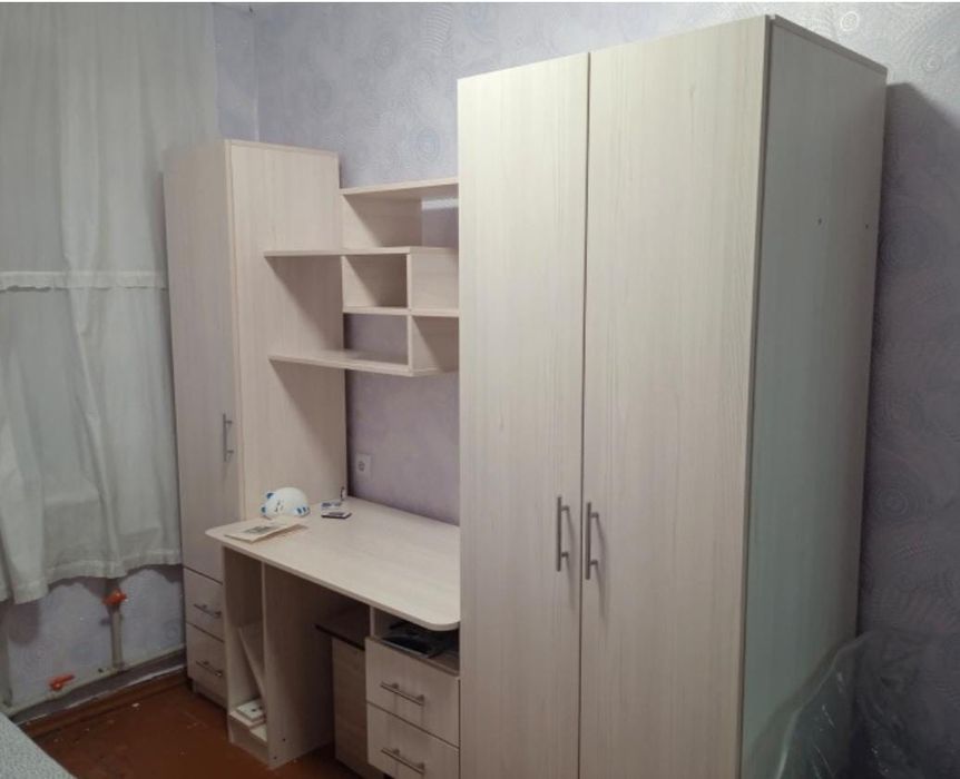 Шкаф стол и комод