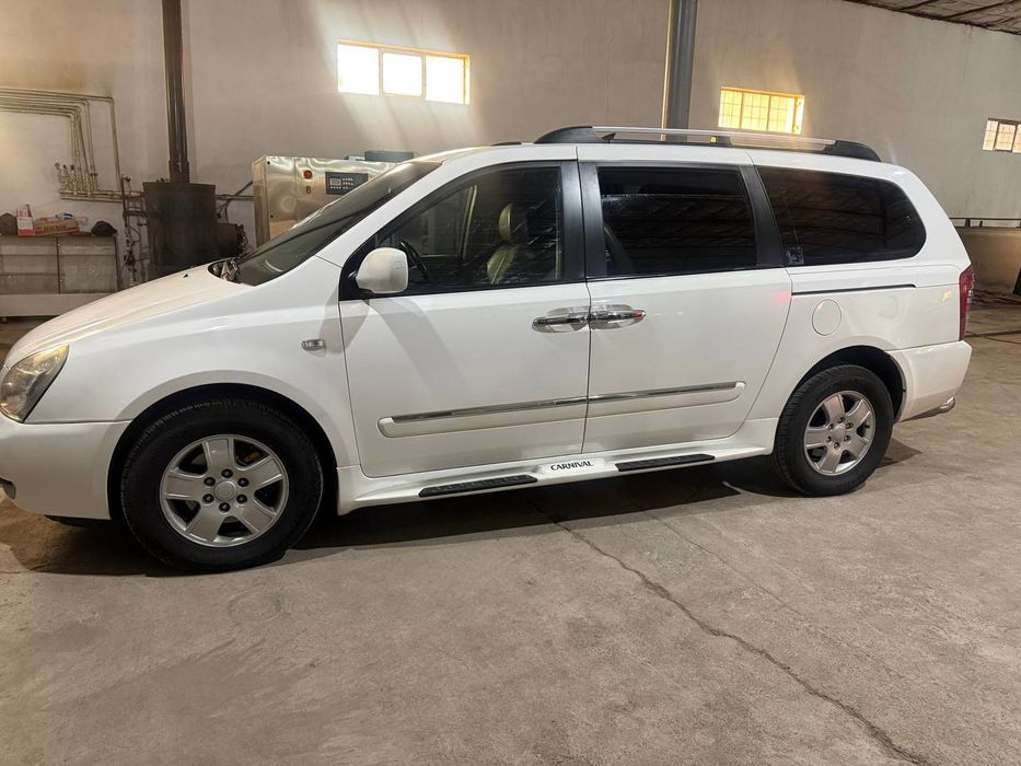 Продается Kia Garnival