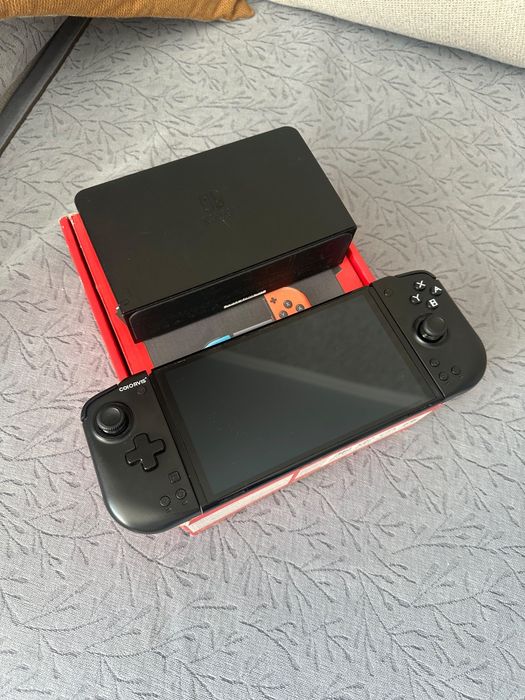Продаю прошитый Nintendo switch oled