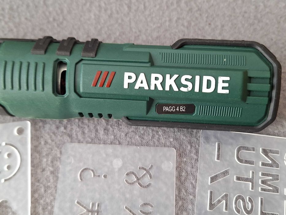 Aparat de gravură Parkside (model PAGG 4 B2), pe acumulator, destinată gravării pe  materiale precum metal, piatră, ceramică, plastic, sticlă și lemn