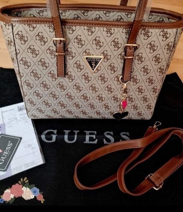 Geanta Guess,2 compartimente,logo metalic,saculet, etichetă