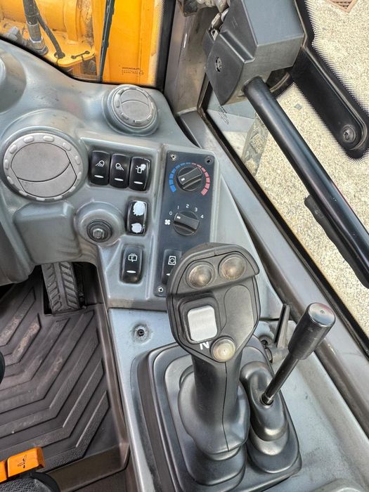 Vola încărcător frontal Volvo L 28 F top! 2020
