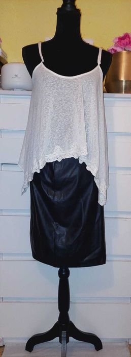 Top asimetric Bershka in colturi TRANSPORT GRATUIT