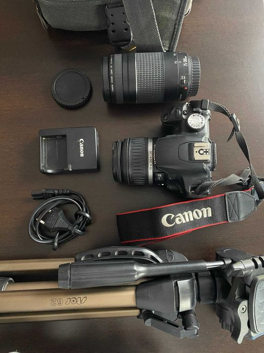 Фотоапарат Canon EOS 500D с два обектива, аксесоари, чанта и статив